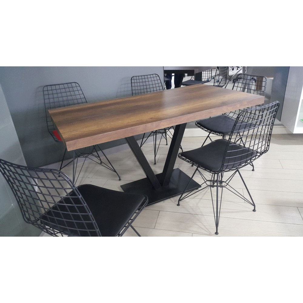 Herr Ilhan Istanbul Cafe Refektorium Tabellen