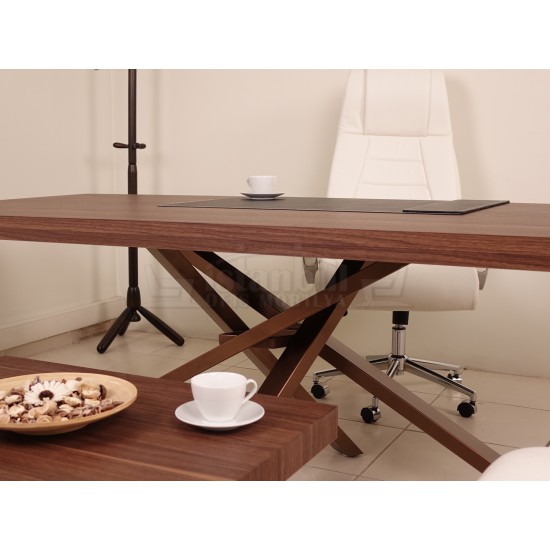 Bayern Executive Teams Walnut