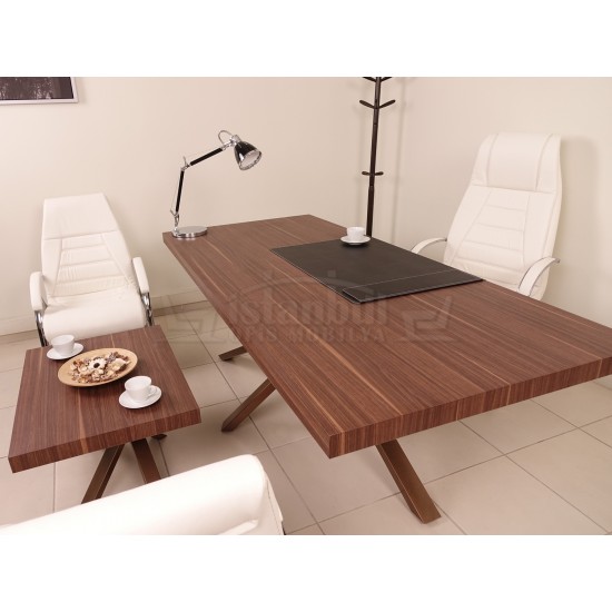 Bayern Executive Teams Walnut