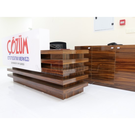 Welcome Desk Castle