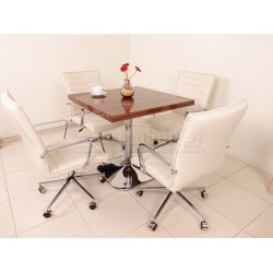 Besprechungstisch Osaka