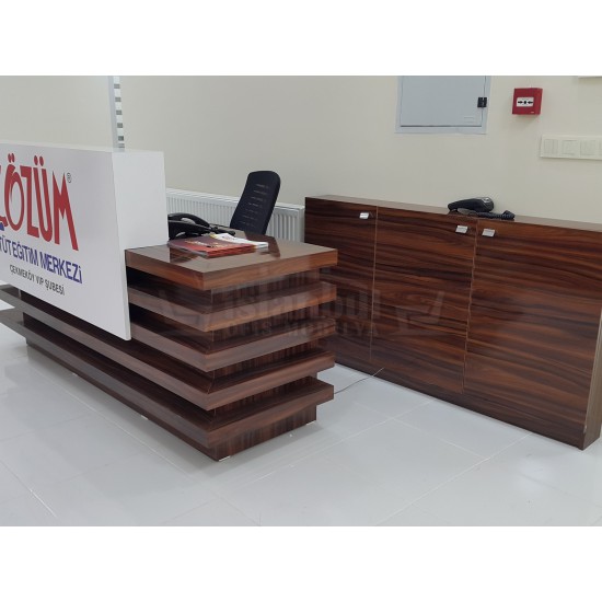 Welcome Desk Castle