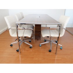 Apple-Seiten Offen Besprechungstisch Sockel-System