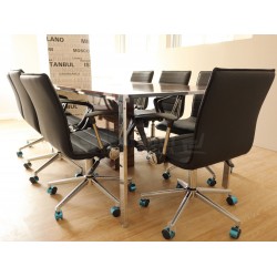 Apple-Seiten Offen Besprechungstisch Sockel-System