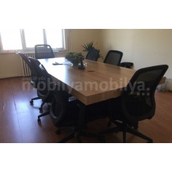 Frau Taksim Büromöbel Tulpen