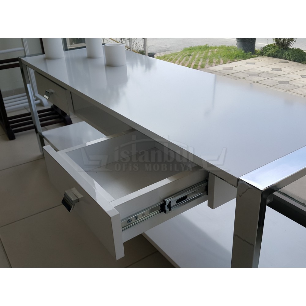 فيرونا اثنين من مقاعد وحدة التلفزيون أدراج