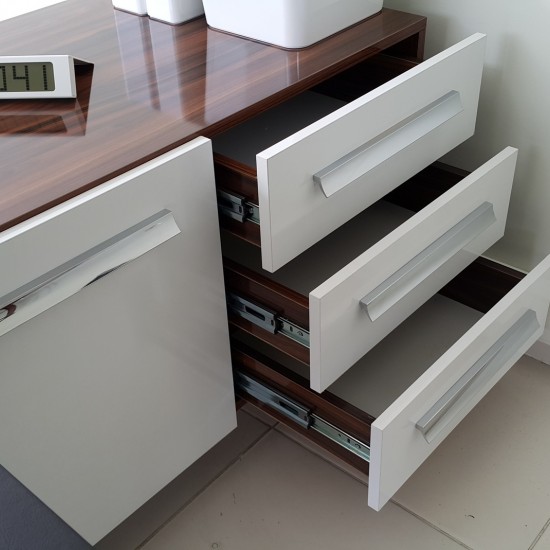 Büyük Etejer Dolap