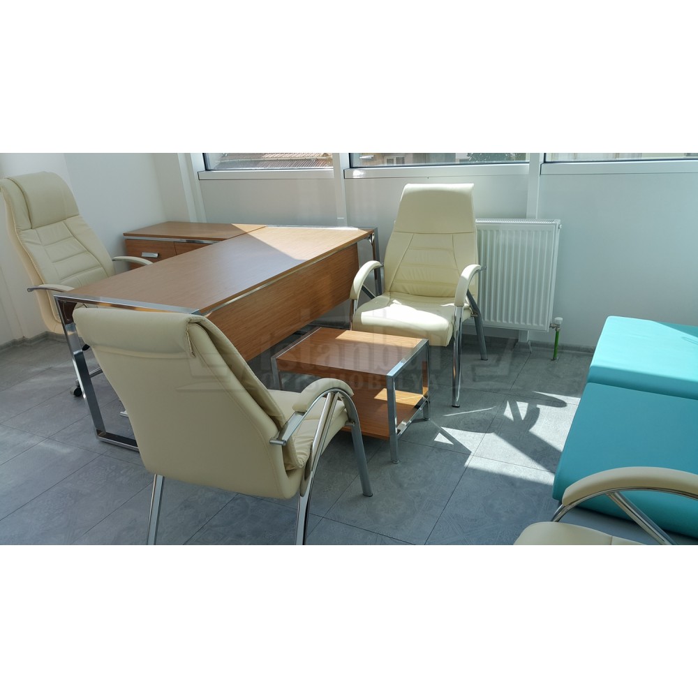 Schulmöbel Büroräume