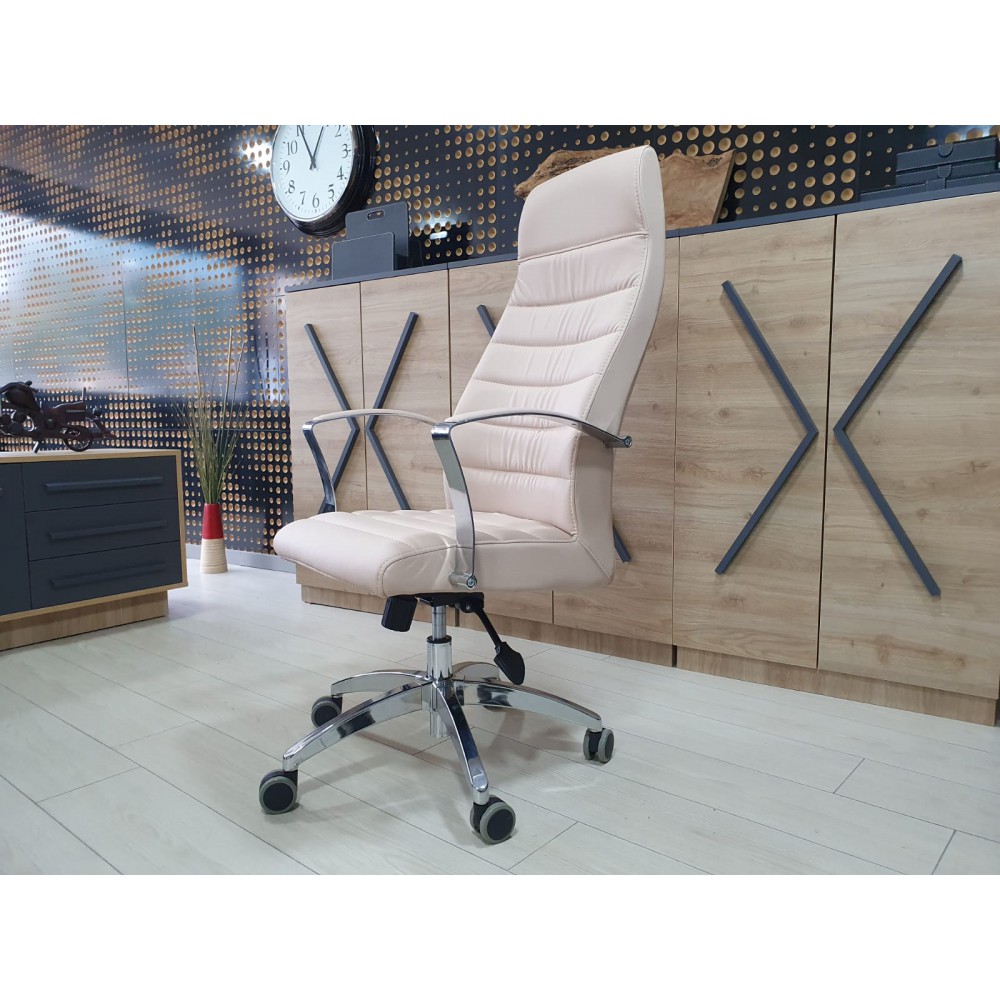 Lexus Executive Office-Team