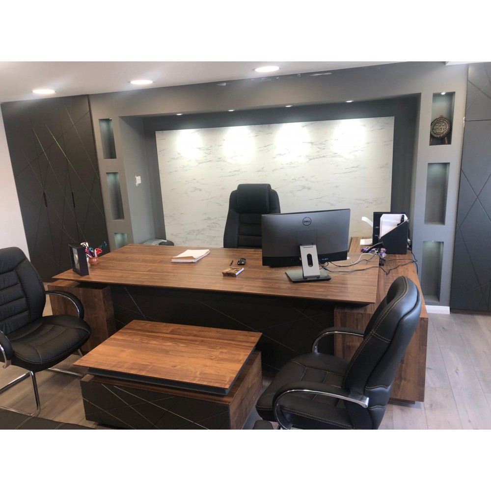 Britische Büromöbel