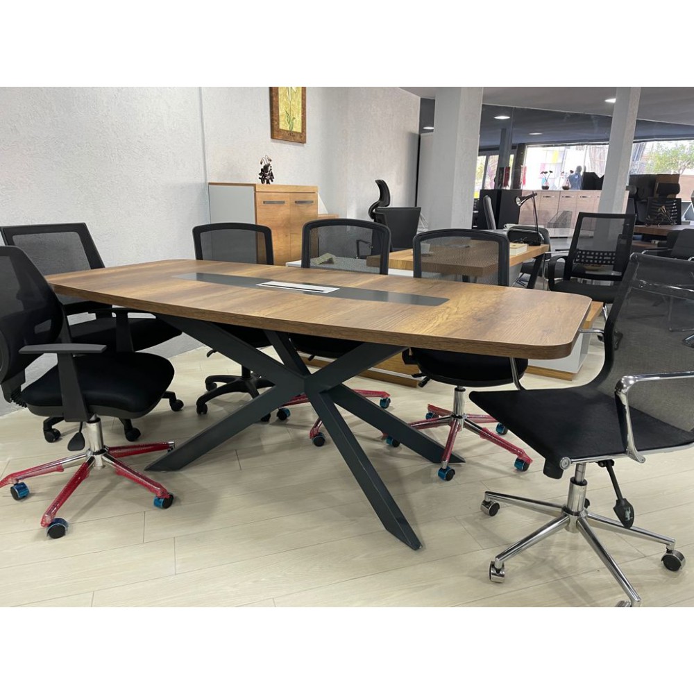 Ovaler Besprechungstisch