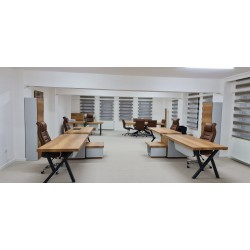 Mitarbeiter Tische Istanbul.