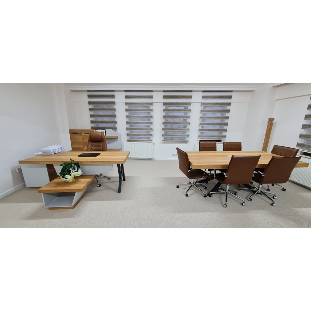 Mitarbeiter Tische Istanbul.