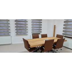 Mitarbeiter Tische Istanbul.