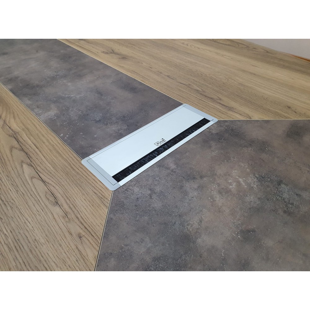 Großer Ovaler Besprechungstabelle