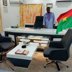 African Büromöbel Burkina Faso