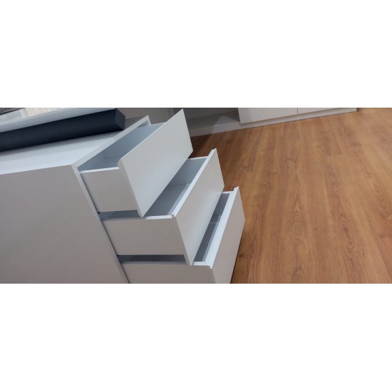 Signature Executive Sets White
