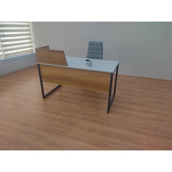 Single Desk Zelinda