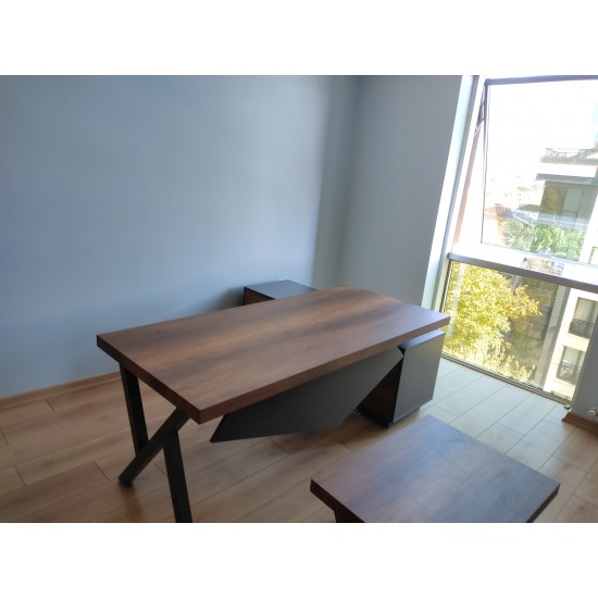 Sidney Desk