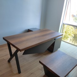 Sidney Desk