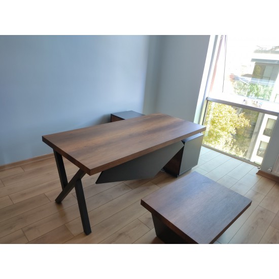 Sidney Desk