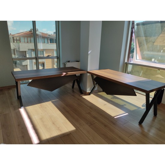 Sidney Desk