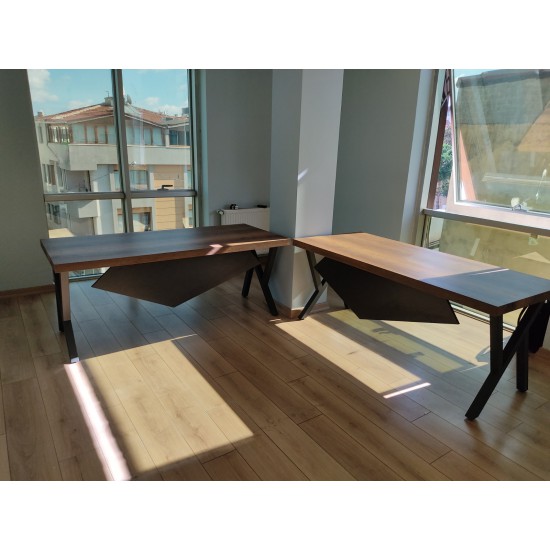 Sidney Desk