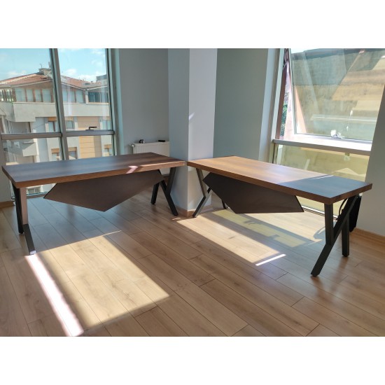 Sidney Desk