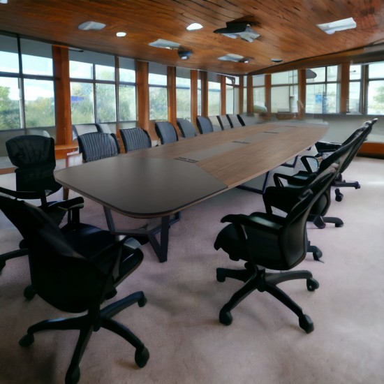 Toller Ovaler Meeting-Schreibtisch 20-22 Personen
