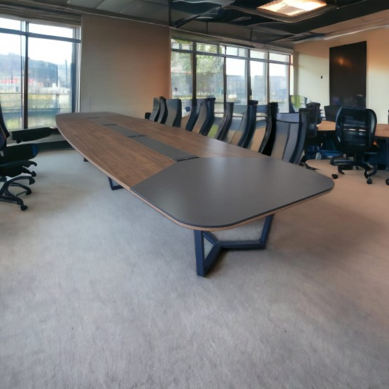 Toller Ovaler Meeting-Schreibtisch 20-22 Personen