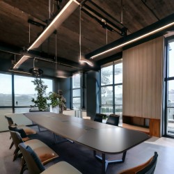 Großer Ovaler Besprechungstisch Für 20–22 Personen