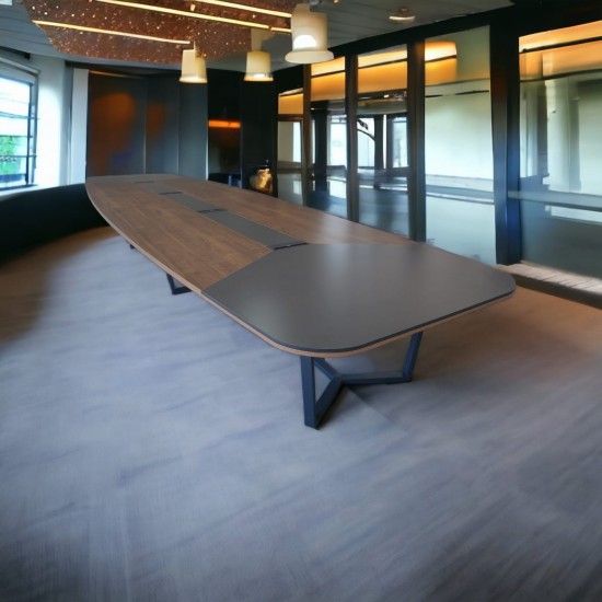 Toller Ovaler Meeting-Schreibtisch 20-22 Personen