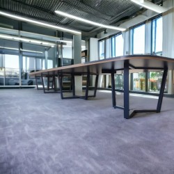 Toller Ovaler Meeting-Schreibtisch 20-22 Personen