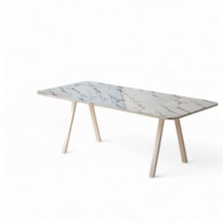 İbadan-Besprechungstisch