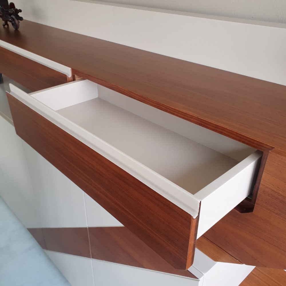  金色行政办公套装