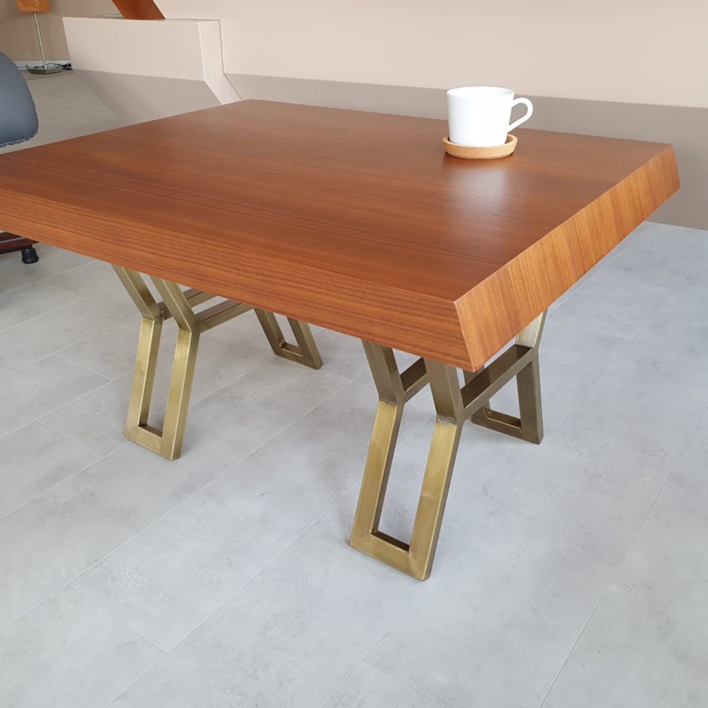  金色行政办公套装