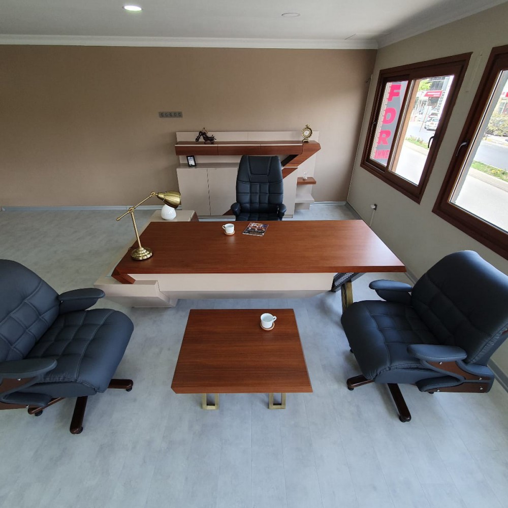  金色行政办公套装