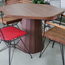 اجتماع مستدير الساق الخشبية المدببة