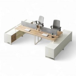 Stabiler Schreibtisch