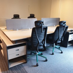 Katar Für Vier Person Schreibtisch Workstation