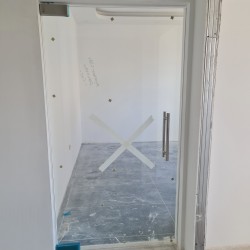 Glastür-Trennwandsysteme