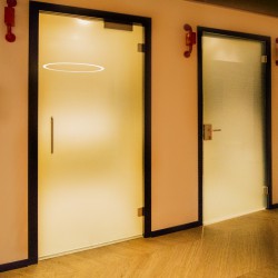 Trennwandsysteme für Glastüren