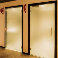 Glastür-Trennwandsysteme