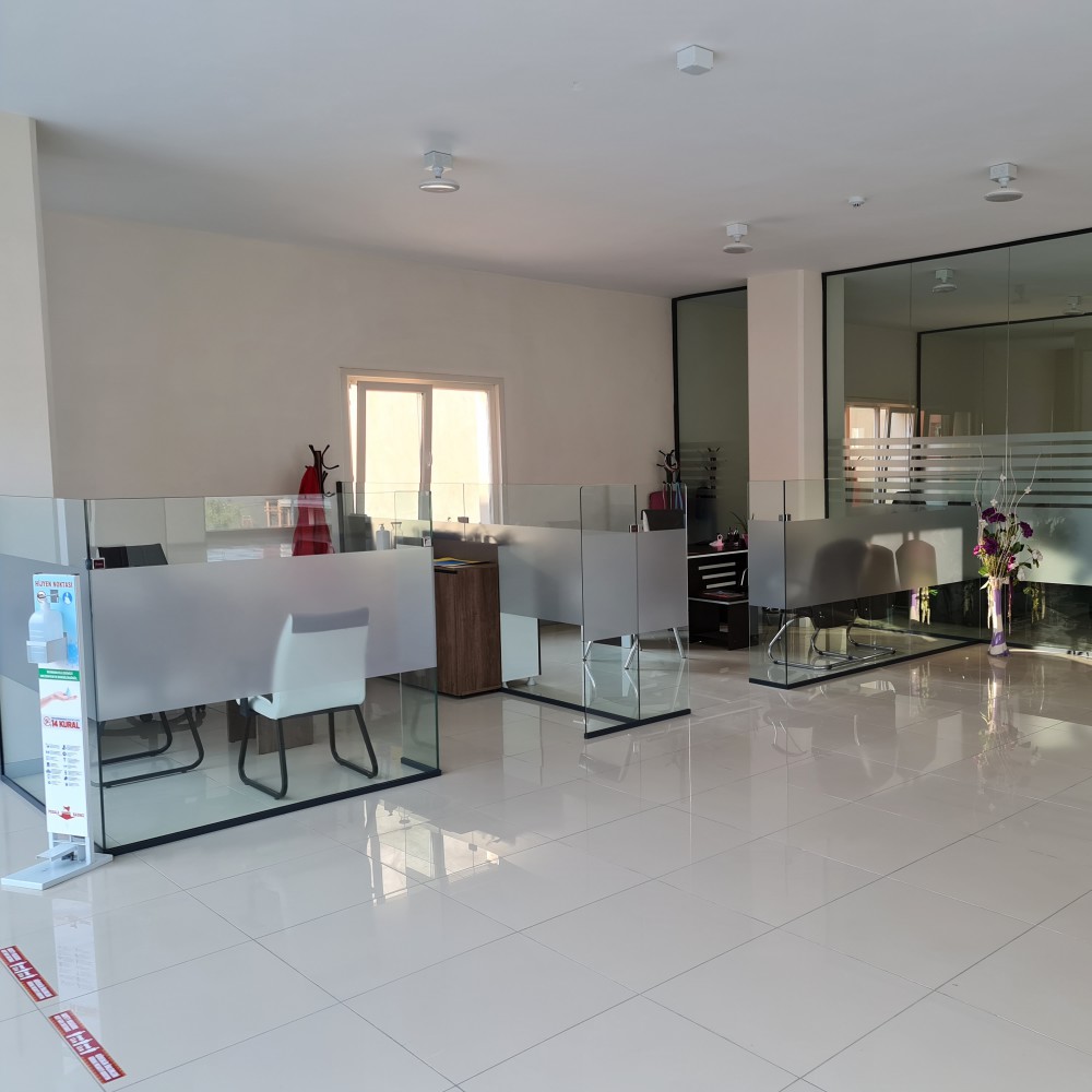 Niedrige Bürotrennwandsysteme