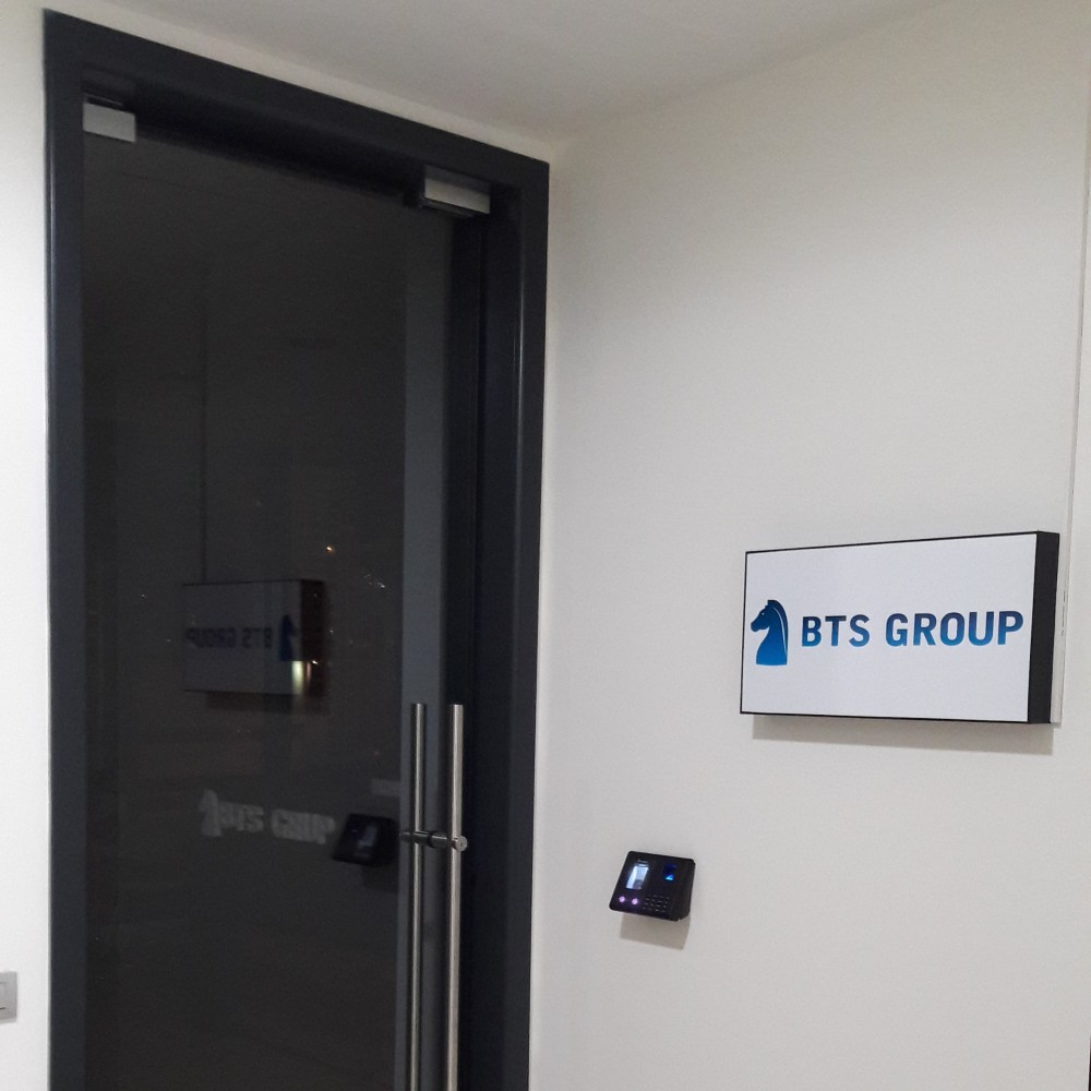 Glastür-Trennwandsysteme