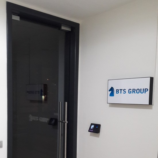 Trennwandsysteme für Glastüren Trennwandsysteme für Glastüren