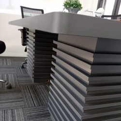 طاولة اجتماعات ديربان