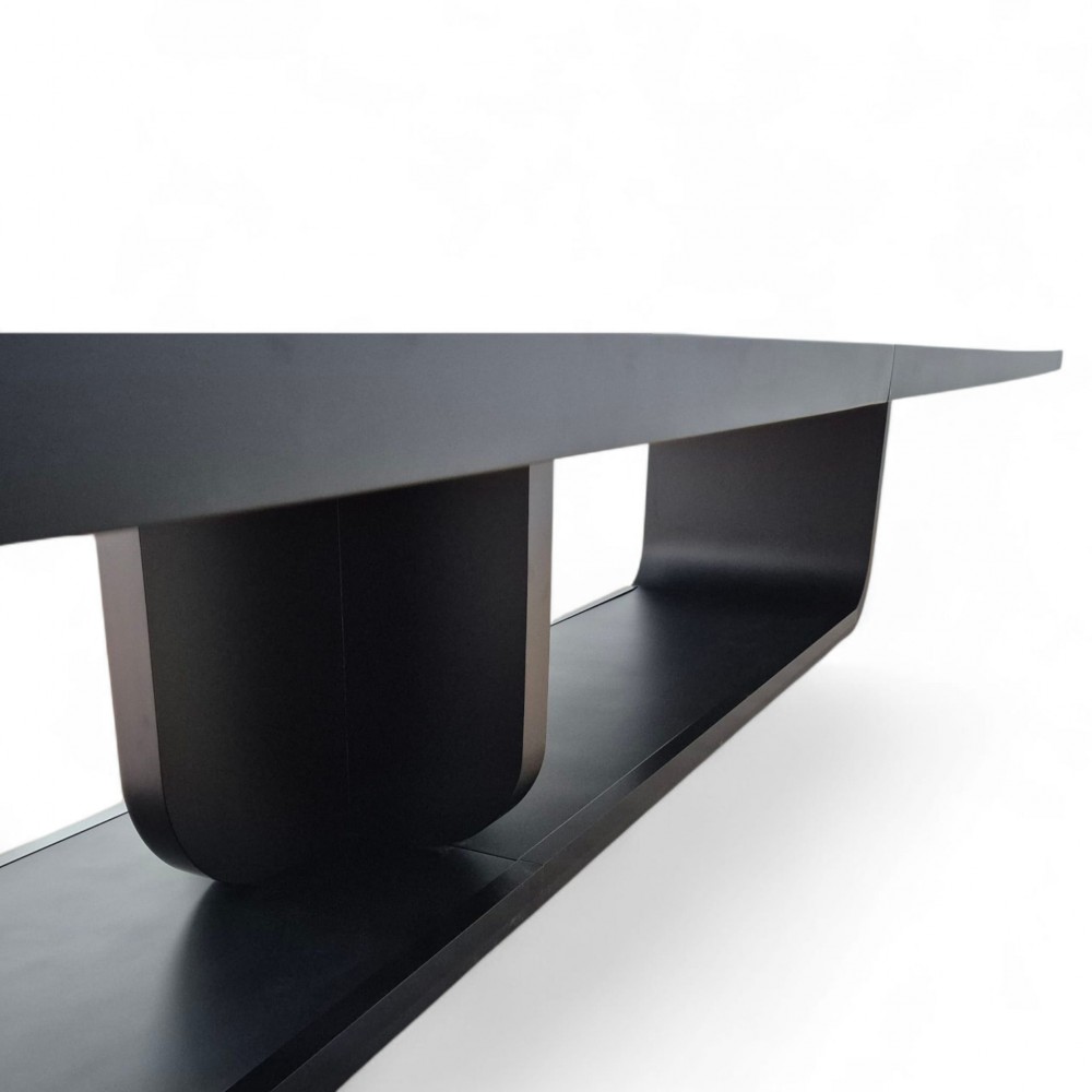 Großer, Schwarz Lackierter Besprechungstisch Für 20 Personen