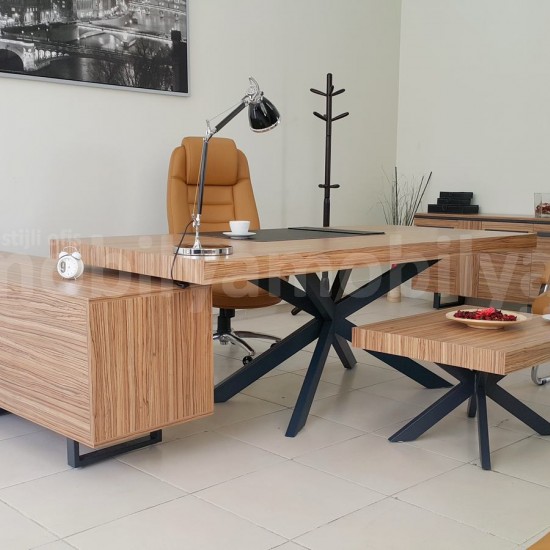 Lexus Executive Office-Team