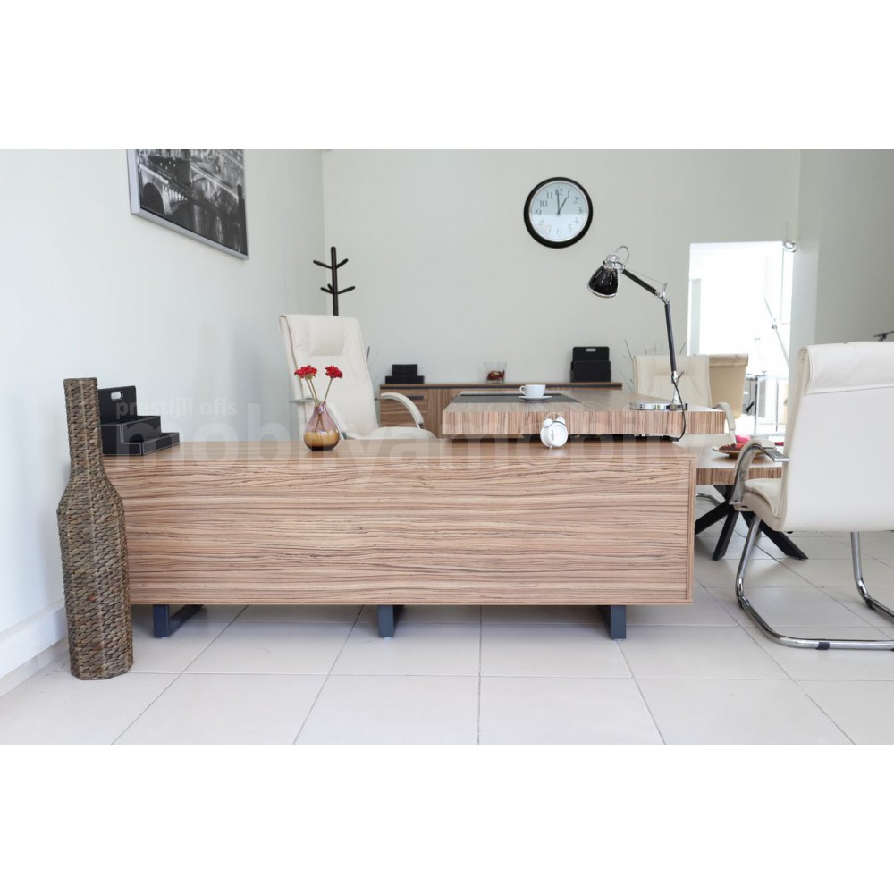 Lexus Executive Office-Team